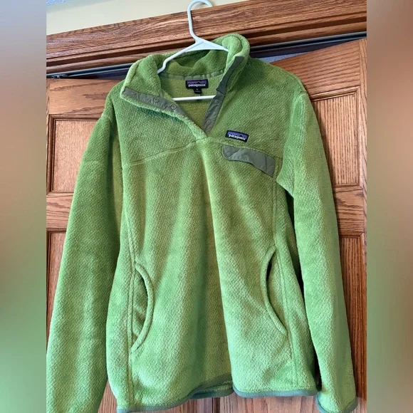 Patagonia Women's Re-Tool Half-Snap Green Fleece Pullover - Picture 2 of 4